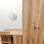 Spacious Rooms - 15 Min From Airport & City Center, 5 Min From Vienna Main-Bus Station Ez8