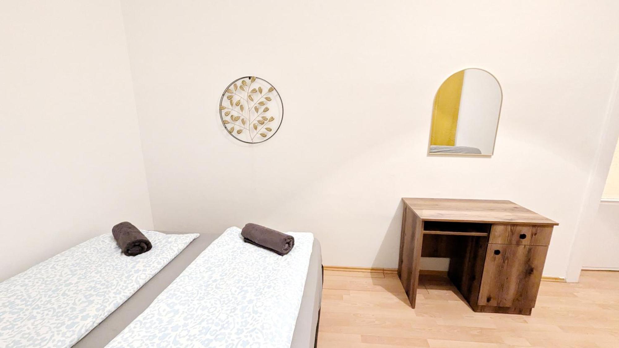 Spacious - 15 Min From Airport & Center, 5 Min From Main-bus Station Ez8 Homestay Vienna