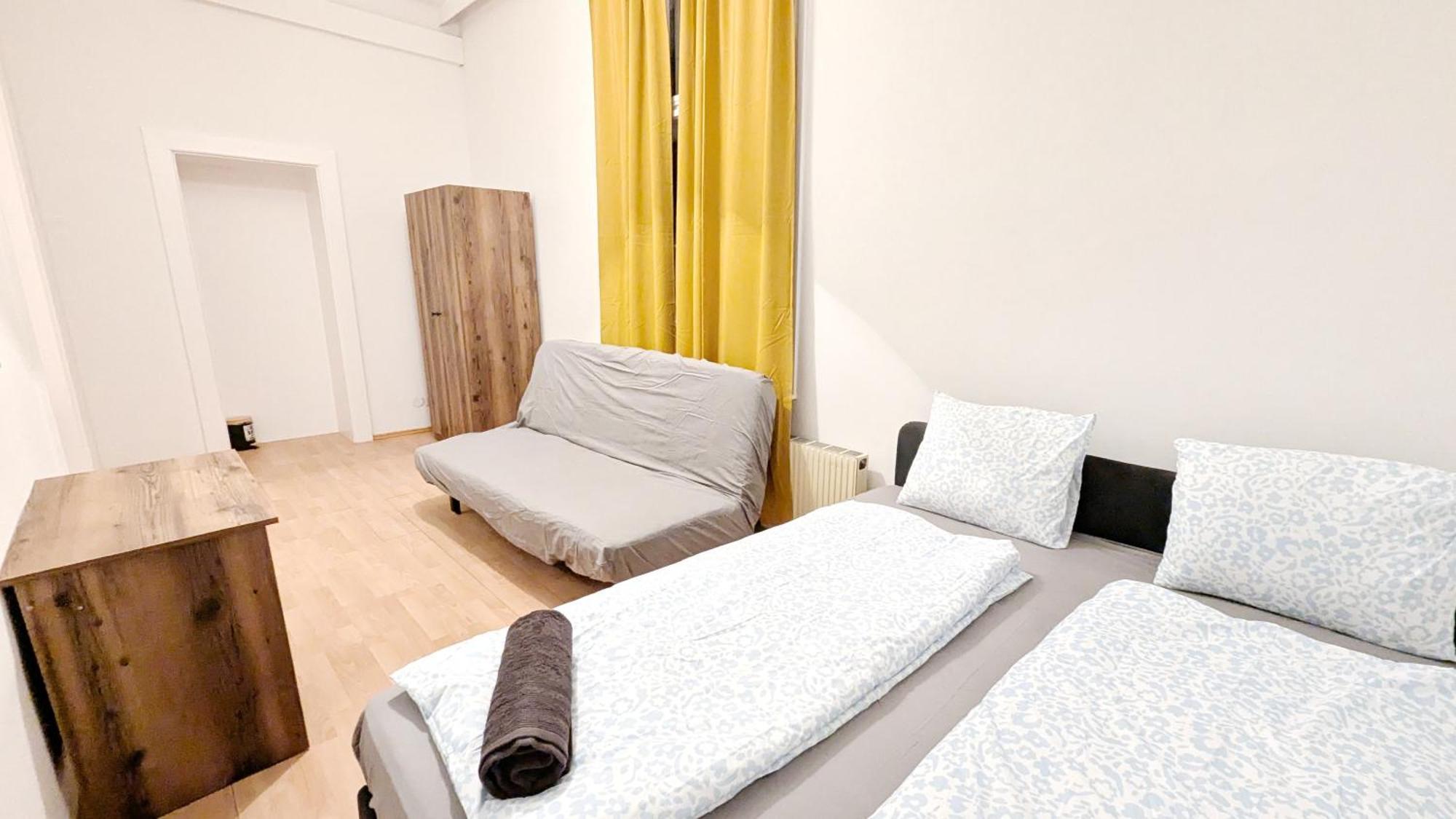 Spacious - 15 Min From Airport & Center, 5 Min From Main-bus Station Ez8 *
